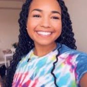 Meet your Posher, Noelle